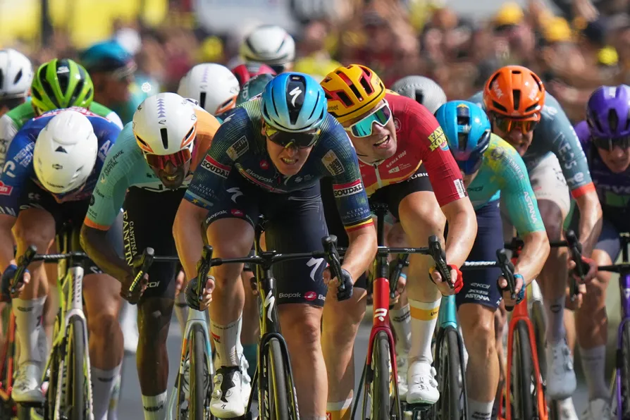 Merlier sprints to victory in Bordeaux as Pogacar keeps yellow jersey